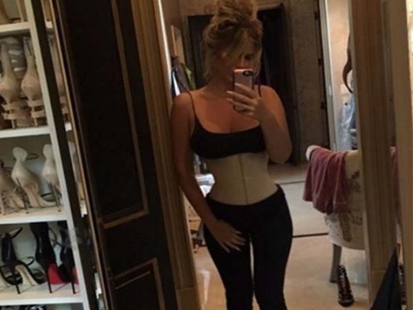 Celebrities Kimberleigh Zolciak Waist Training